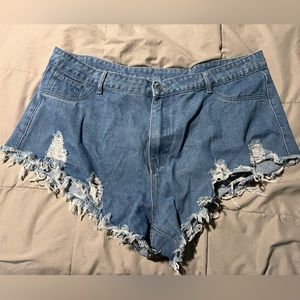 High waisted ripped denim shorts. SHEIN. Size: 20 (4XL)